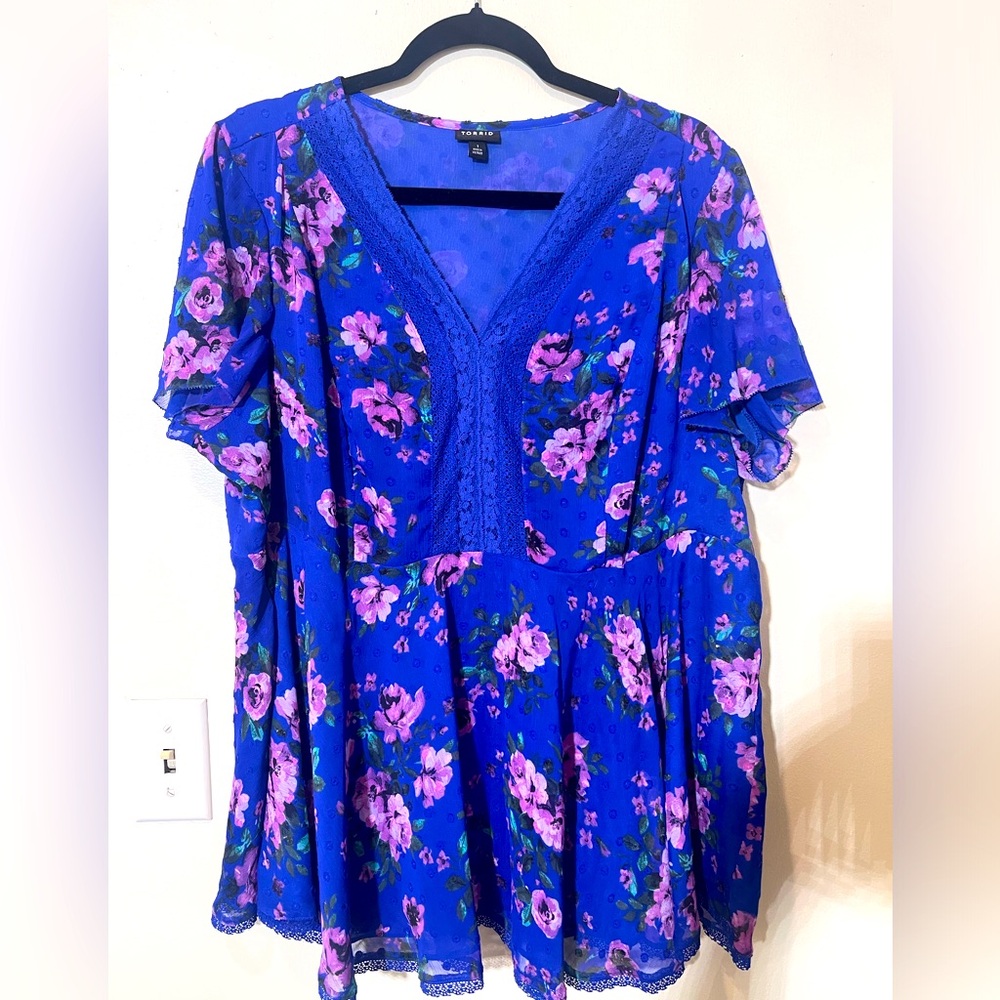 Women’s floral blouse- Size 1